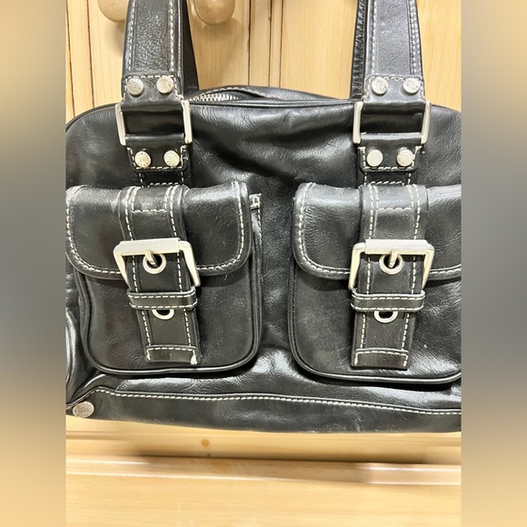 Black leather Michael Kors Purse - Picture 5 of 7